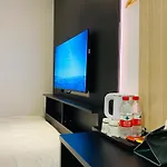 Dayin International Youth Hostel - Near East Nanjing Road & People\'S Square & The Bund -Large Social Area -Bar -Cafe -Gym -Free Laundry Luggage Storage -24H Front Desk -English Service