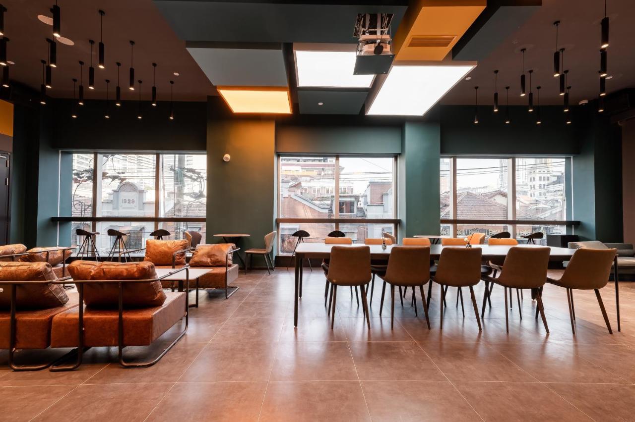 Hostel Dayin International Youth - Near East Nanjing Road & People's Square & The Bund -large Social Area -bar -cafe -gym -free Laundry Luggage Storage -24h Front Desk -english Service