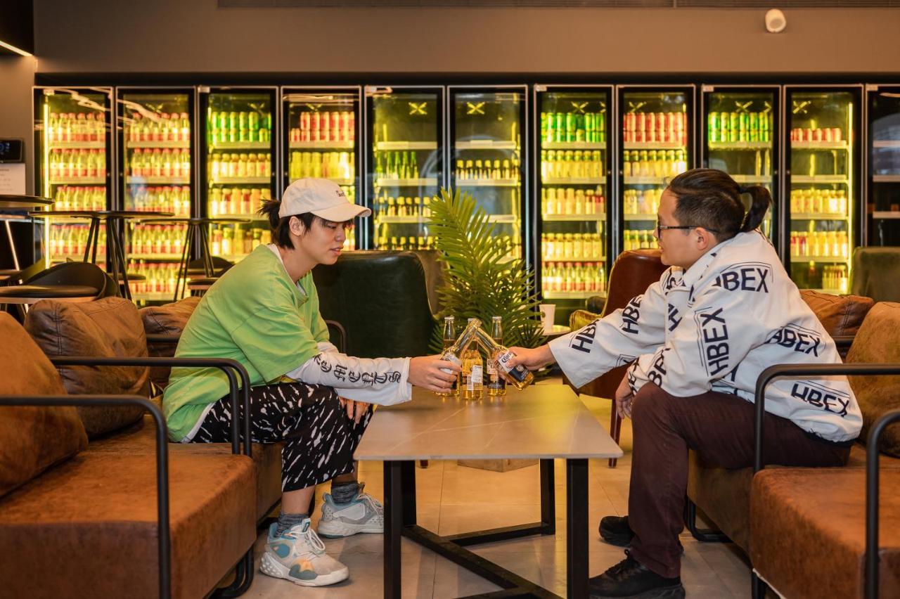 Dayin International Youth - Near East Nanjing Road & People's Square & The Bund -large Social Area -bar -cafe -gym -free Laundry Luggage Storage -24h Front Desk -english Service * Shanghai