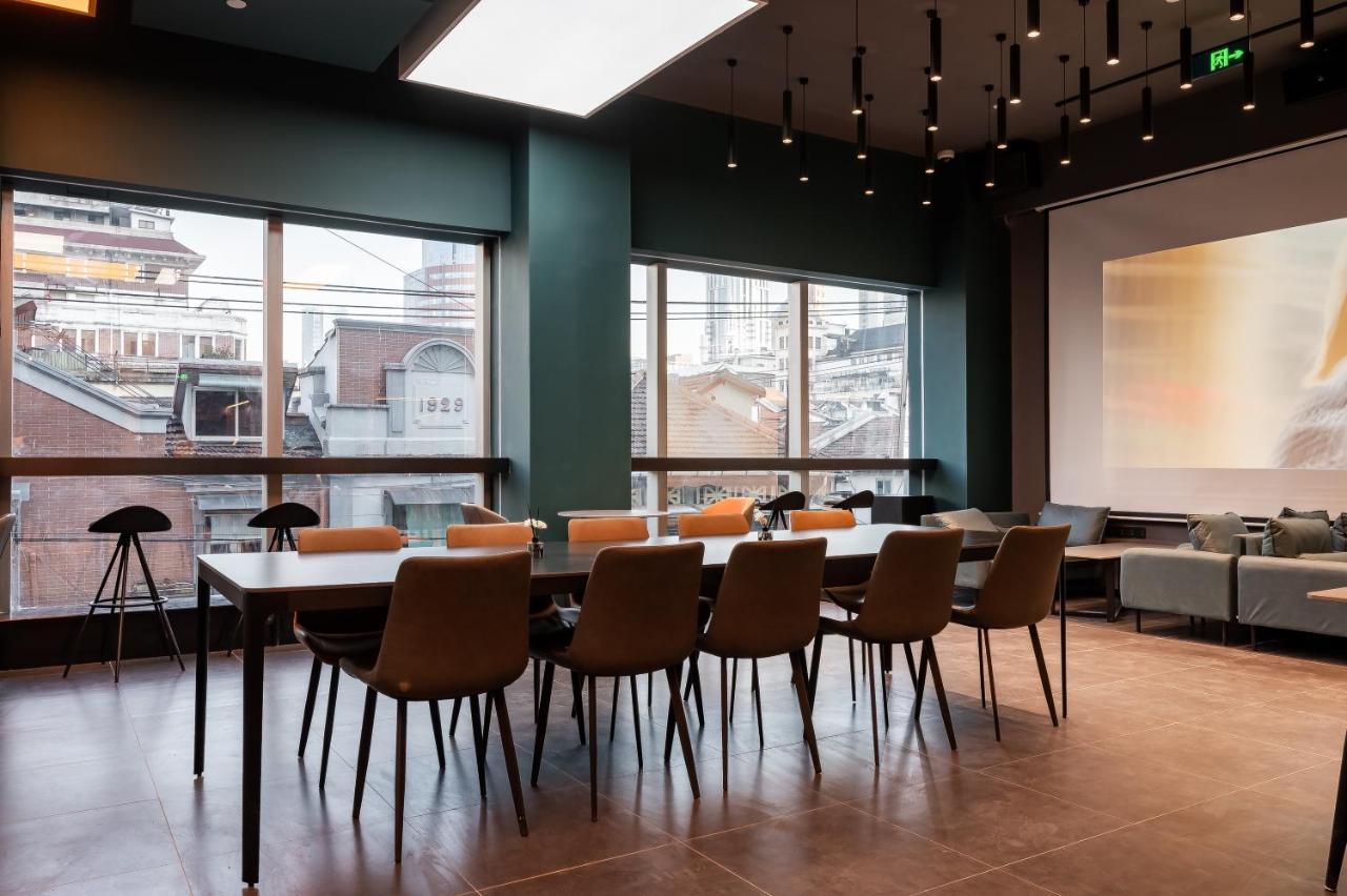 Hostel Dayin International Youth - Near East Nanjing Road & People's Square & The Bund -large Social Area -bar -cafe -gym -free Laundry Luggage Storage -24h Front Desk -english Service