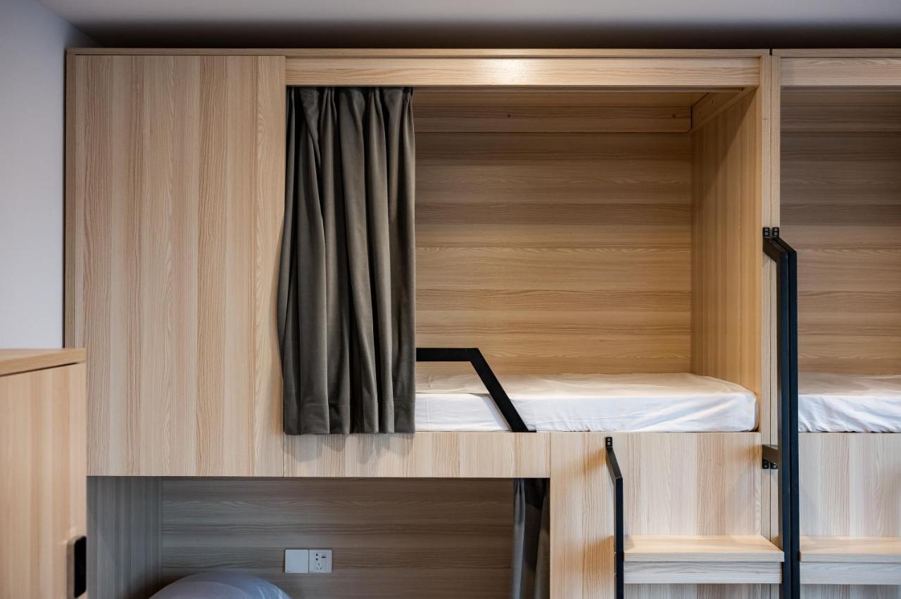 Dayin International Youth - Near East Nanjing Road & People's Square & The Bund -large Social Area -bar -cafe -gym -free Laundry Luggage Storage -24h Front Desk -english Service Hostel *