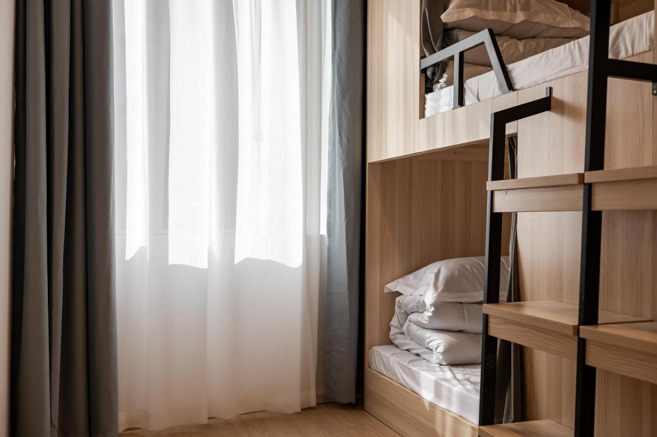 Dayin International Youth - Near East Nanjing Road & People's Square & The Bund -large Social Area -bar -cafe -gym -free Laundry Luggage Storage -24h Front Desk -english Service Hostel *