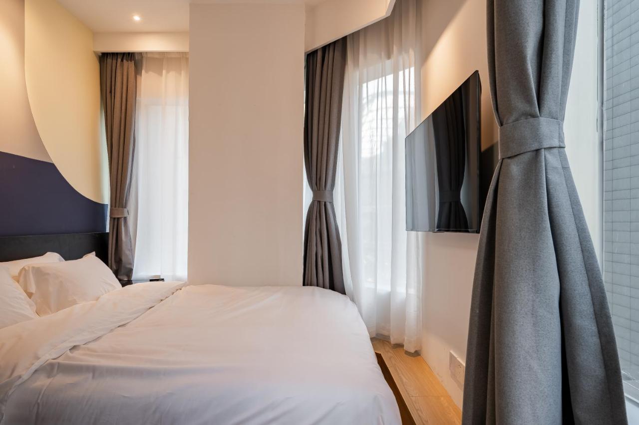 Dayin International Youth - Near East Nanjing Road & People's Square & The Bund -large Social Area -bar -cafe -gym -free Laundry Luggage Storage -24h Front Desk -english Service *
