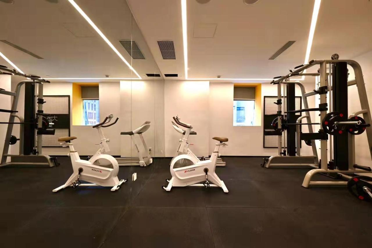 Dayin International Youth - Near East Nanjing Road & People's Square & The Bund -large Social Area -bar -cafe -gym -free Laundry Luggage Storage -24h Front Desk -english Service Hostel Shanghai