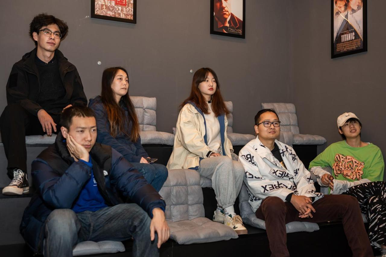Dayin International Youth - Near East Nanjing Road & People's Square & The Bund -large Social Area -bar -cafe -gym -free Laundry Luggage Storage -24h Front Desk -english Service Hostel