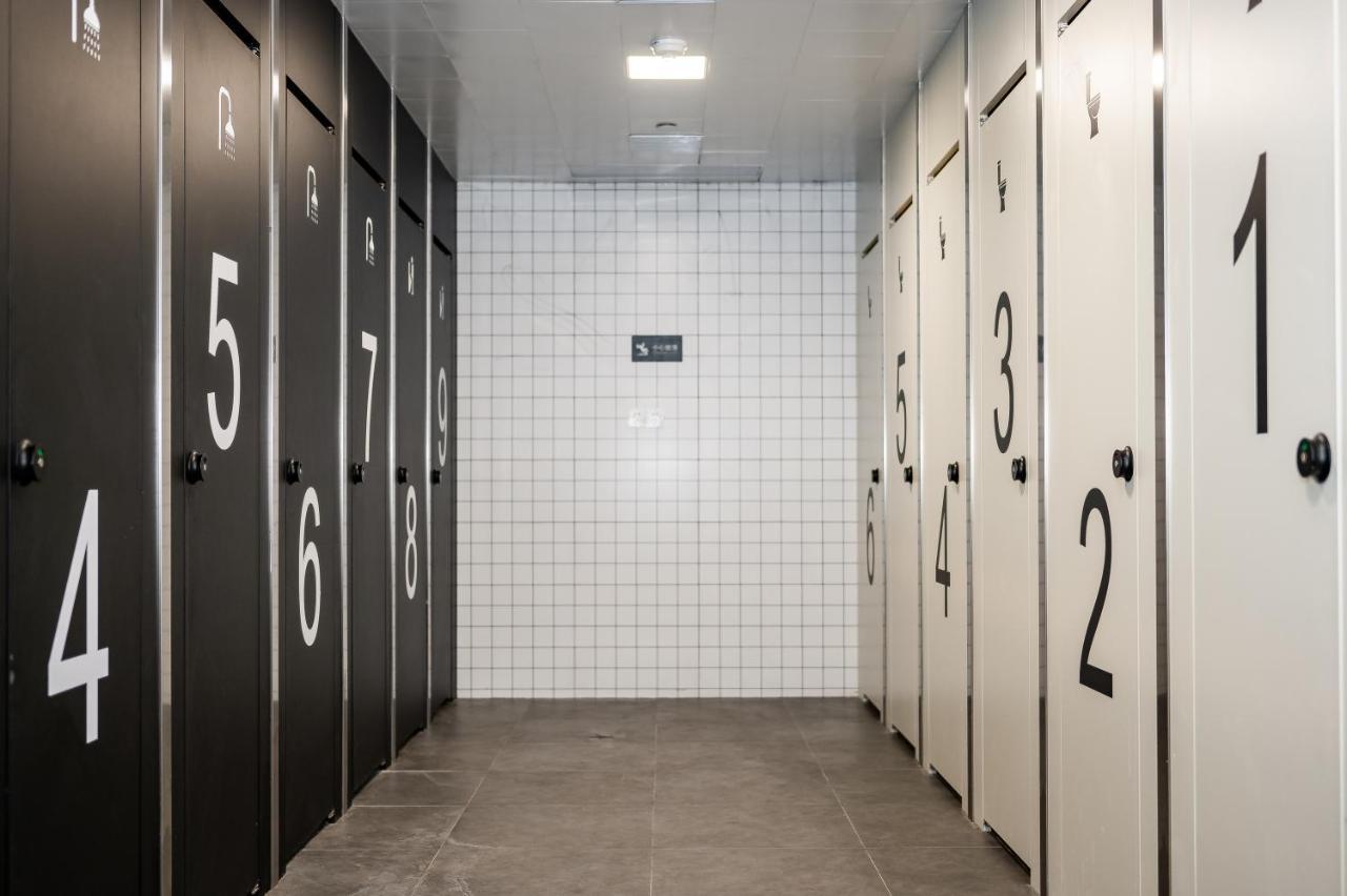 Hostel Dayin International Youth - Near East Nanjing Road & People's Square & The Bund -large Social Area -bar -cafe -gym -free Laundry Luggage Storage -24h Front Desk -english Service Shanghai