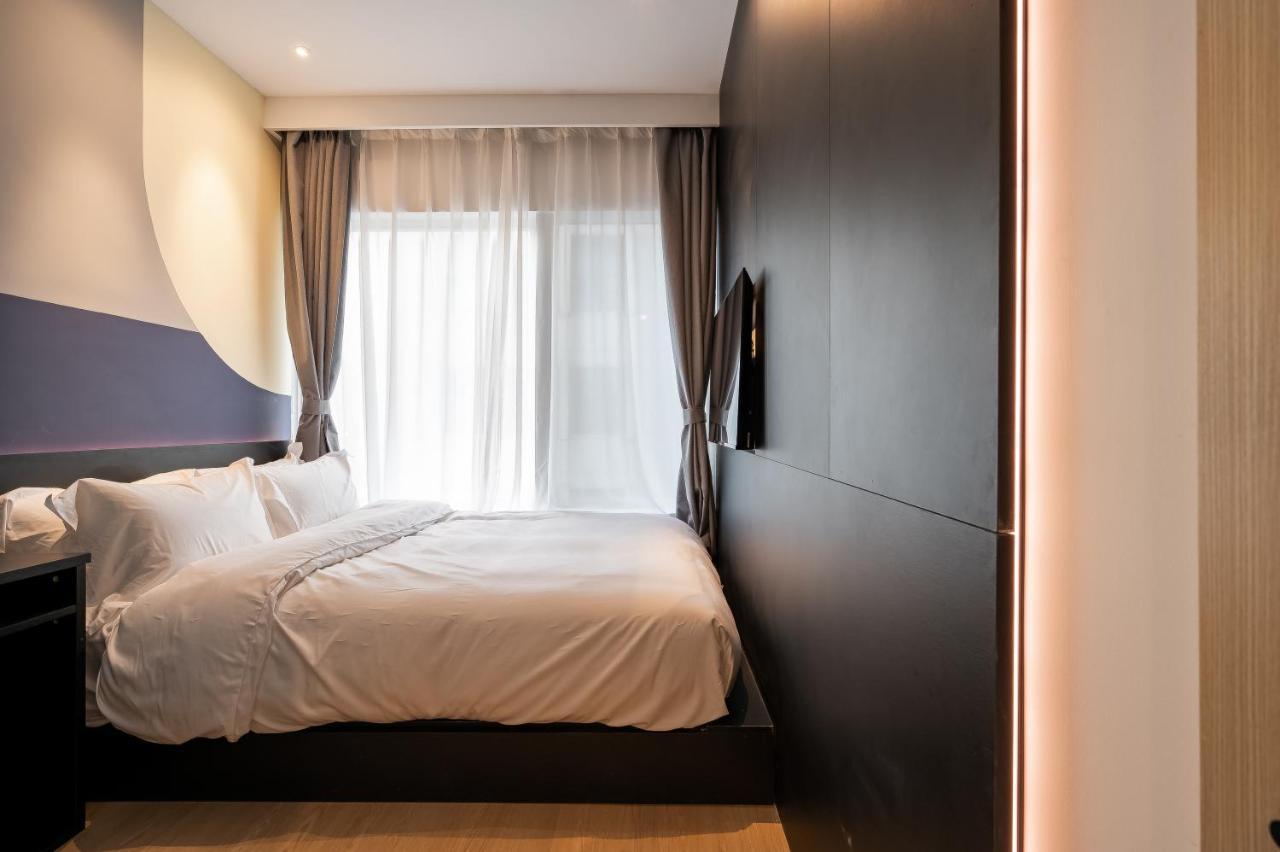 Dayin International Youth - Near East Nanjing Road & People's Square & The Bund -large Social Area -bar -cafe -gym -free Laundry Luggage Storage -24h Front Desk -english Service Hostel *
