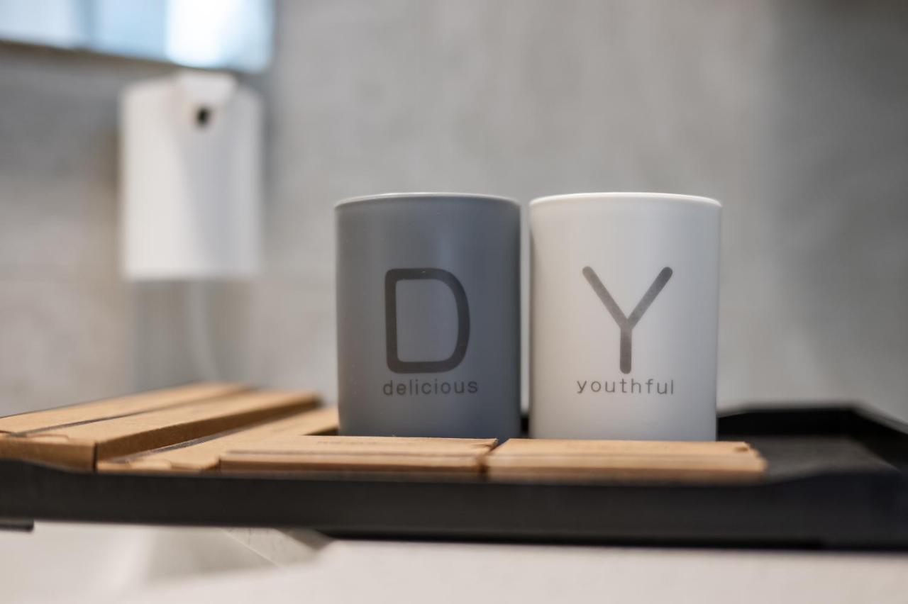 Dayin International Youth - Near East Nanjing Road & People's Square & The Bund -large Social Area -bar -cafe -gym -free Laundry Luggage Storage -24h Front Desk -english Service