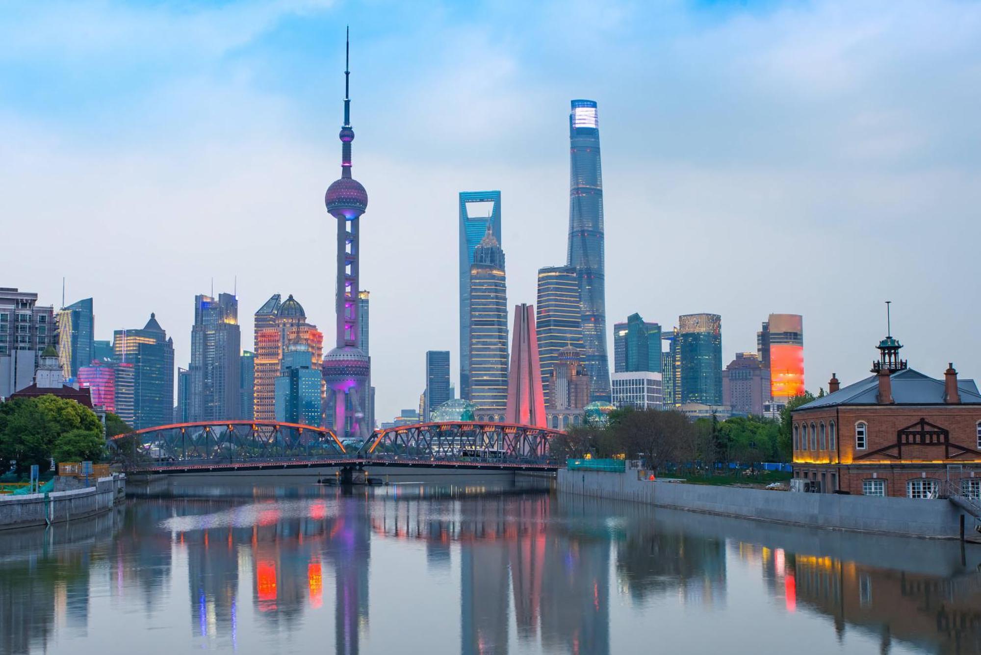 Hostel Dayin International Youth - Near East Nanjing Road & People's Square & The Bund -large Social Area -bar -cafe -gym -free Laundry Luggage Storage -24h Front Desk -english Service Shanghai